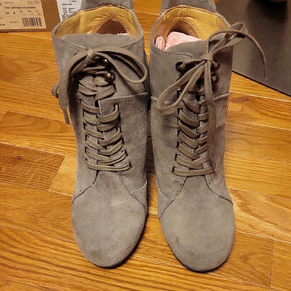 Nine West tan/grey 4" heel lace up bootie